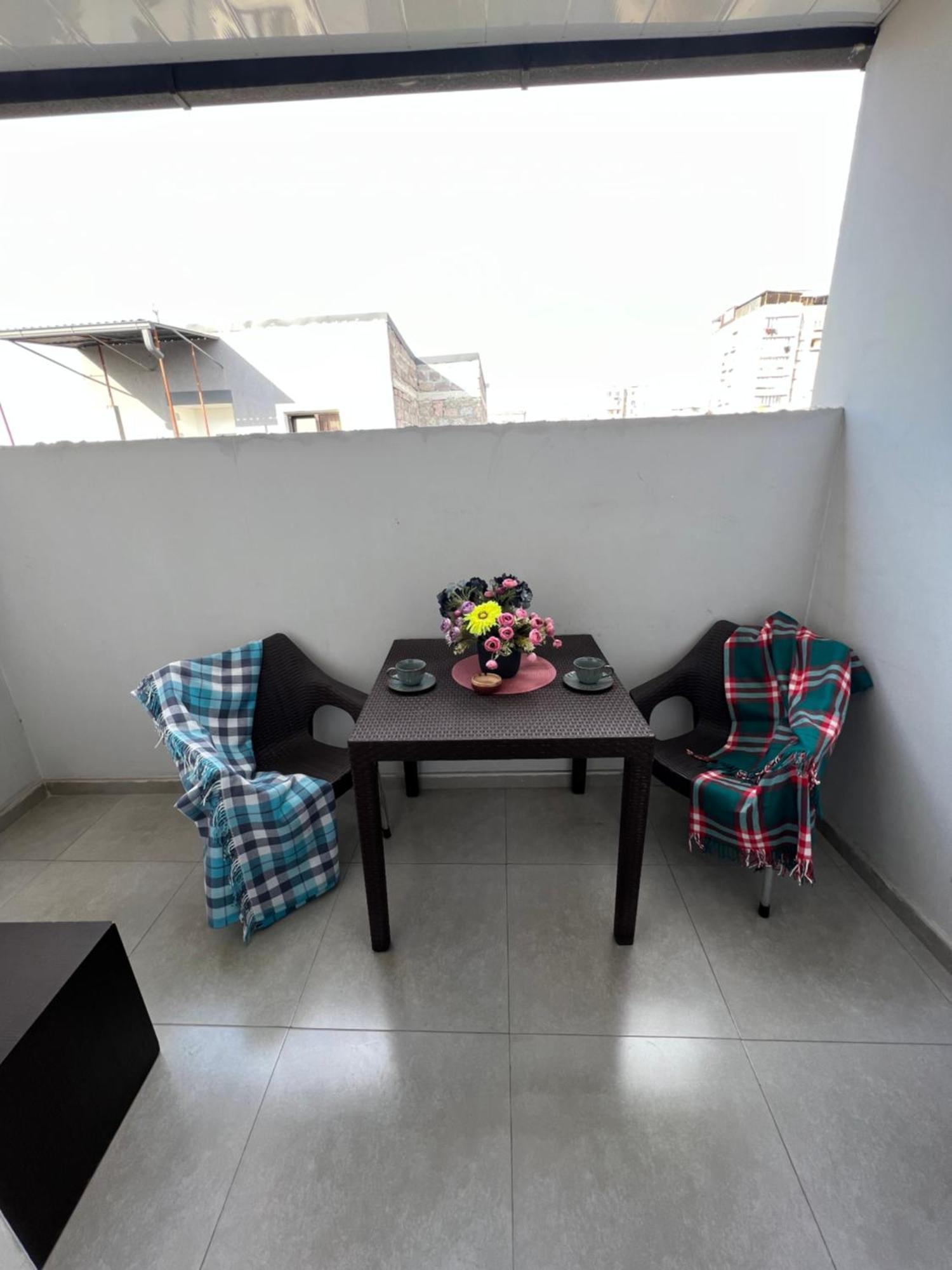 Cosy Apartment With Good Location Self Check In Yerevan Ngoại thất bức ảnh