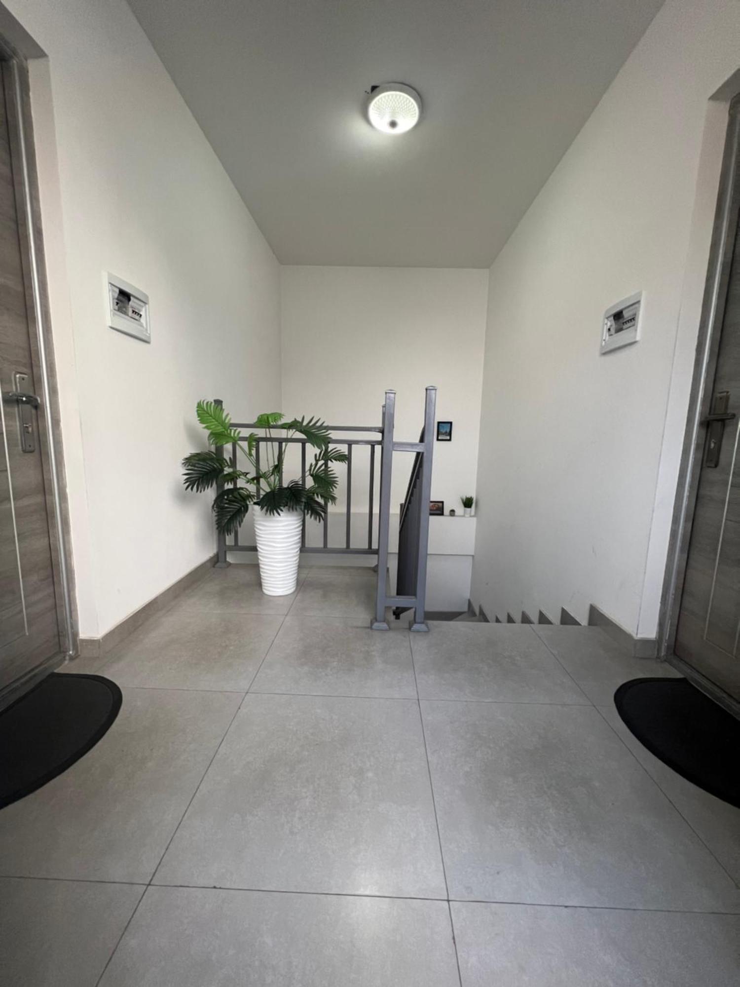 Cosy Apartment With Good Location Self Check In Yerevan Ngoại thất bức ảnh